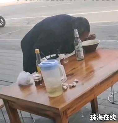 面馆将客人剩面二次上桌 顾客怒怼
