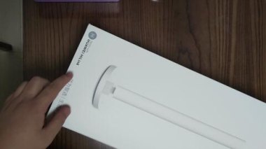 华为台灯怎么接手机