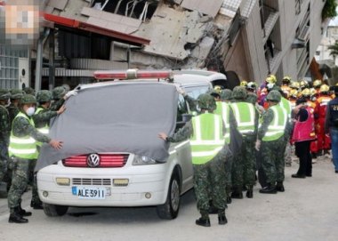 3对母女包车游坠河 2死5失联
