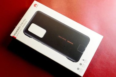 华为手机怎么拆下手机壳