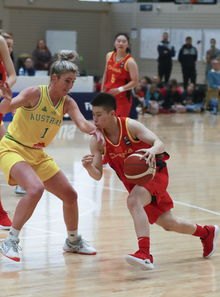 中国女篮63-76澳大利亚女篮