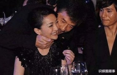 王晶曝成龙曾被粉丝扇耳光