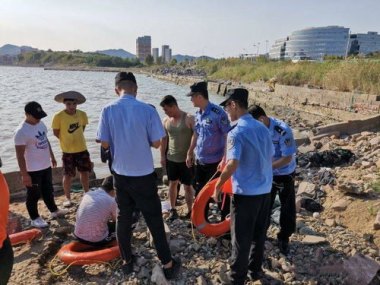 青岛58岁卖玉米大姨回应跳海救人