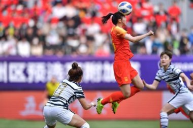 中国女足2-2韩国队遭“绝平”