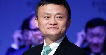 杨少华上午还被推着参加剪彩