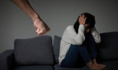 《正当防卫》中丈夫家暴被妻子7刀反杀