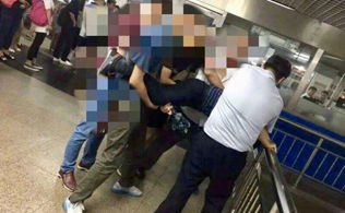 上海地铁回应便衣当场抓捕猥亵男子