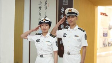 清华学霸夫妻携手从军