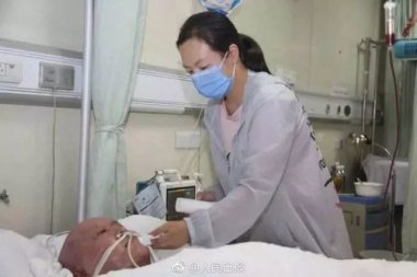 高温晒背2小时67岁阿姨竟开颅保命