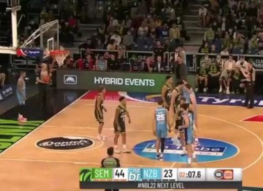 杨瀚森NBA首秀填满数据栏
