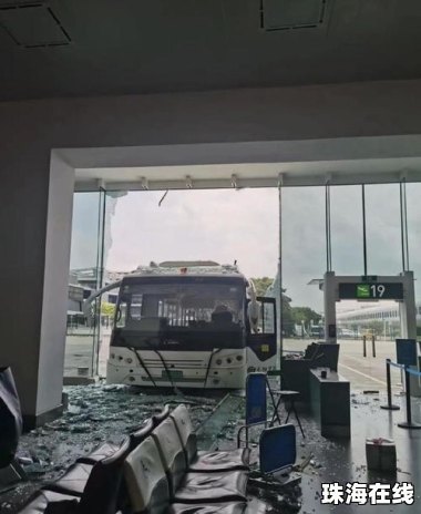 旅客摆渡车内晕倒有人破窗 机场通报