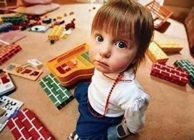 新疆的小孩一出生就带全妆