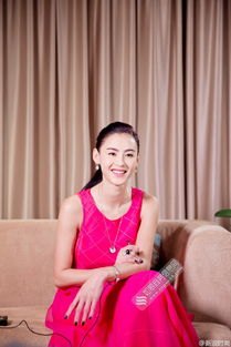 女孩街拍意外走红 神似张柏芝