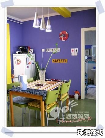 男子租房陪读发现33年前用的课桌