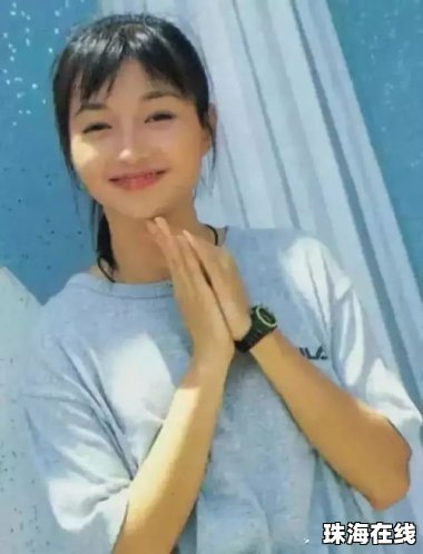 “最美郭襄”李绮虹晒玩水素颜照