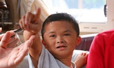 “小马云”范小勤被围观的十年