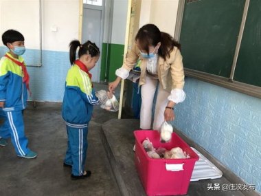 甘肃涉事园长也食用添加颜料的食品