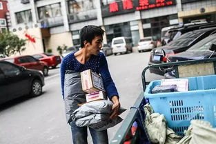 湖北一快递小哥儿子被北大录取
