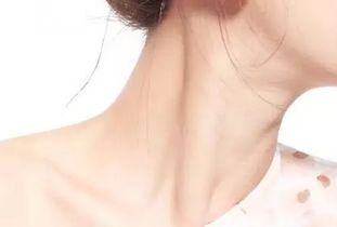 男子颈部突然肿成“鹅蛋”无法呼吸