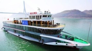 宜昌一游船倒扣30人坠江？谣言