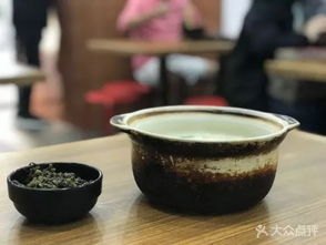 上海3元面馆茅台论杯卖
