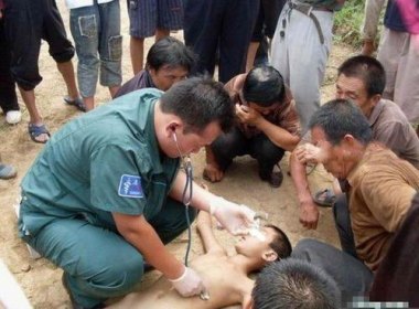 媒体五问6名大学生参观学习溺亡事件