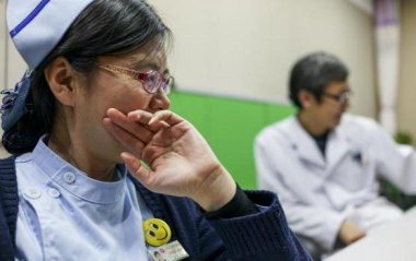 爸爸烟不离手10岁儿子查出肺癌