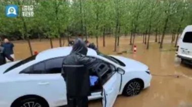 车企奖励暴雨救援车主新车一辆