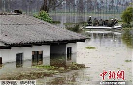 北京密云暴雨引发洪水 有村庄被淹