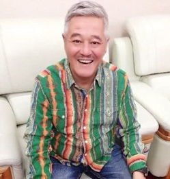 赵本山近照曝光 头发全白