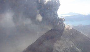 俄堪察加半岛8.7级强震后火山喷发