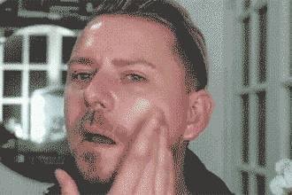 百万粉博主自杀离世？假