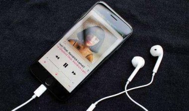 华为怎么耳机定位手机