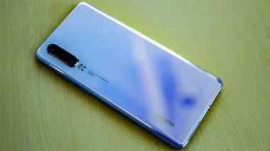 华为手机怎么打开ev