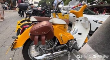 女子称充电不久就被邻车抢走充电枪 女子称充电不久就被邻车抢走充电枪