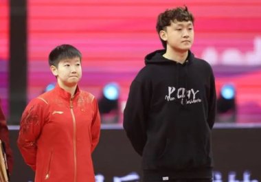 苏超赛场现“警版李现”