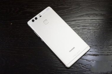 手机黑白怎么调华为