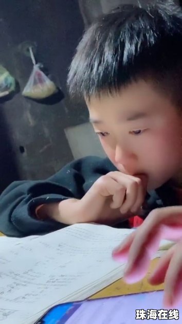 加沙儿童严重脱水 哭时没有一滴眼泪