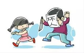 孩子后退时不小心摔进热锅