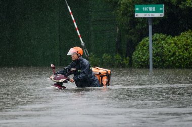 #直击河南郑州暴雨内涝现场#