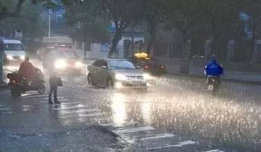局部暴雨全景原来长这样