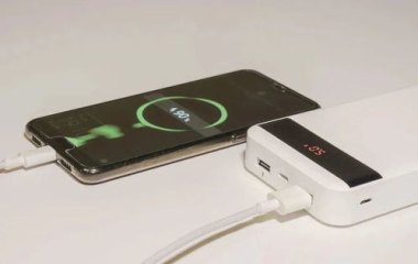 怎么华为手机给手机充电