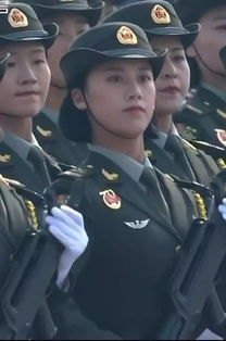 中国女民兵太飒了