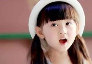杨超越自曝近视700度