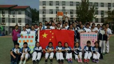 英皇将在县城学校操场办演唱会