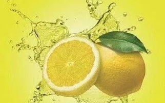 柠檬泡水真能补维C吗