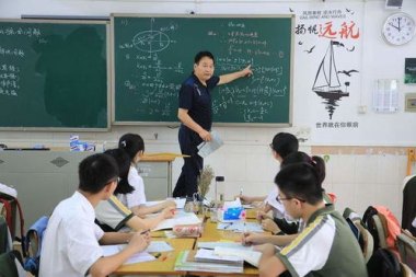 小学老师被调去教高中 教育局回应