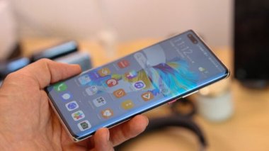 4g华为手机怎么拼图