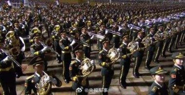 九三阅兵最后一次夜间演练画面
