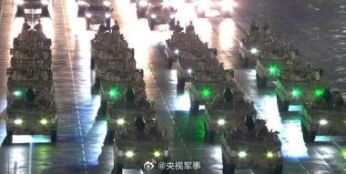 九三阅兵最后一次夜间演练画面